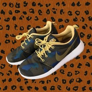 Nike Roshe One JCRD Print /Womens/ Size 8.5 / EUC